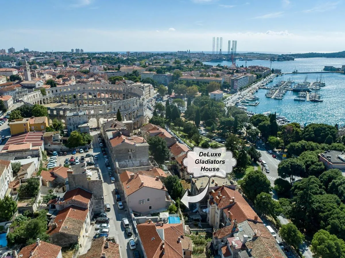 Deluxe Gladiators House - Parking Included Apartment Pula